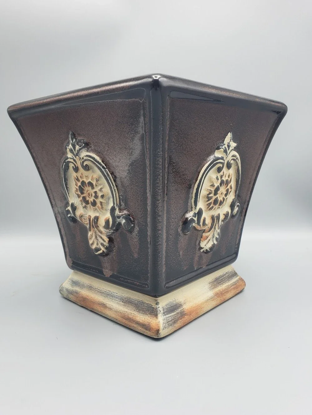 Tuscan Style Ceramic Planter Distressed Rustic Glaze w/ Medallions Pottery